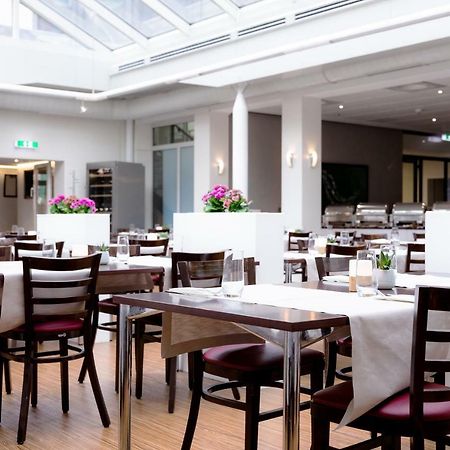 Airport & Seminarhotel Ной Изенбург Екстериор снимка
