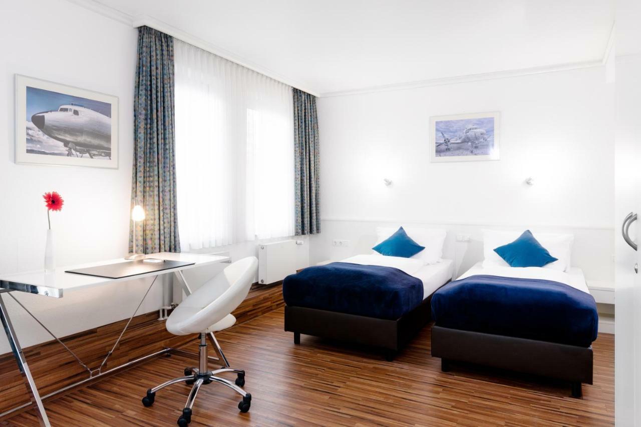 Airport & Seminarhotel Ной Изенбург Екстериор снимка