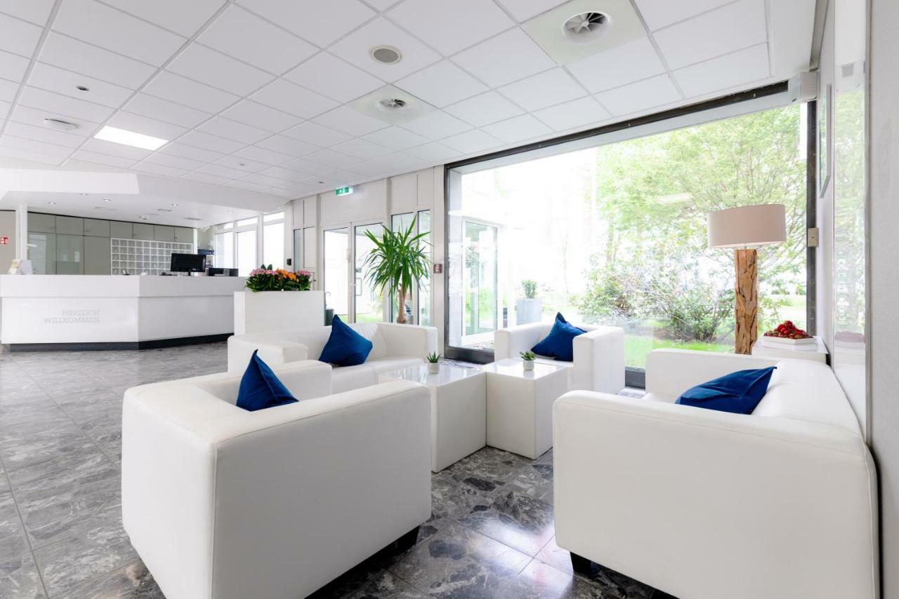 Airport & Seminarhotel Ной Изенбург Екстериор снимка